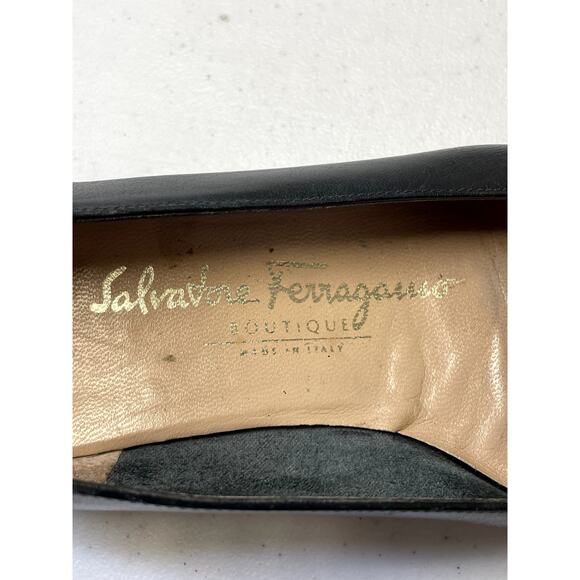 SALVATORE FERRAGAMO Women's Black Leather Vara Bow Low Pump Size 7.5AA - Picture 9 of 11